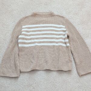 Gap Bell Sleeve Oatmeal Knit Sweater Size M